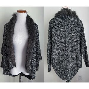 NWT! XOXO Women's Sweater Cardigan w/ Faux Fur Collar, Medium